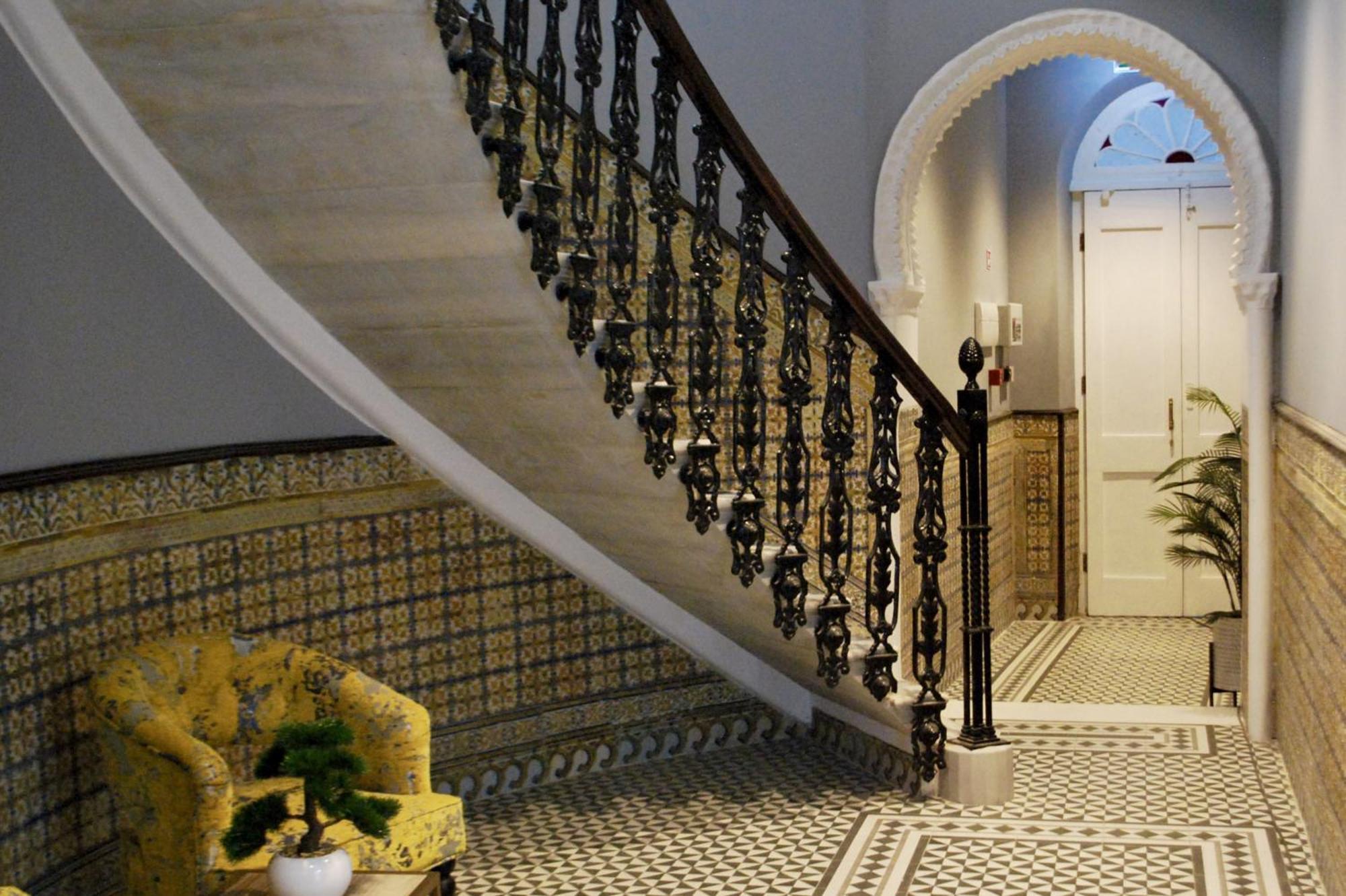 Fabulous City Centre Apartment - Grand Central House ジブラルタル エクステリア 写真