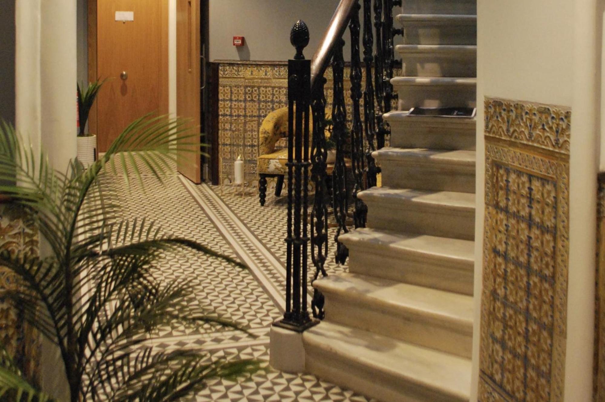 Fabulous City Centre Apartment - Grand Central House ジブラルタル エクステリア 写真