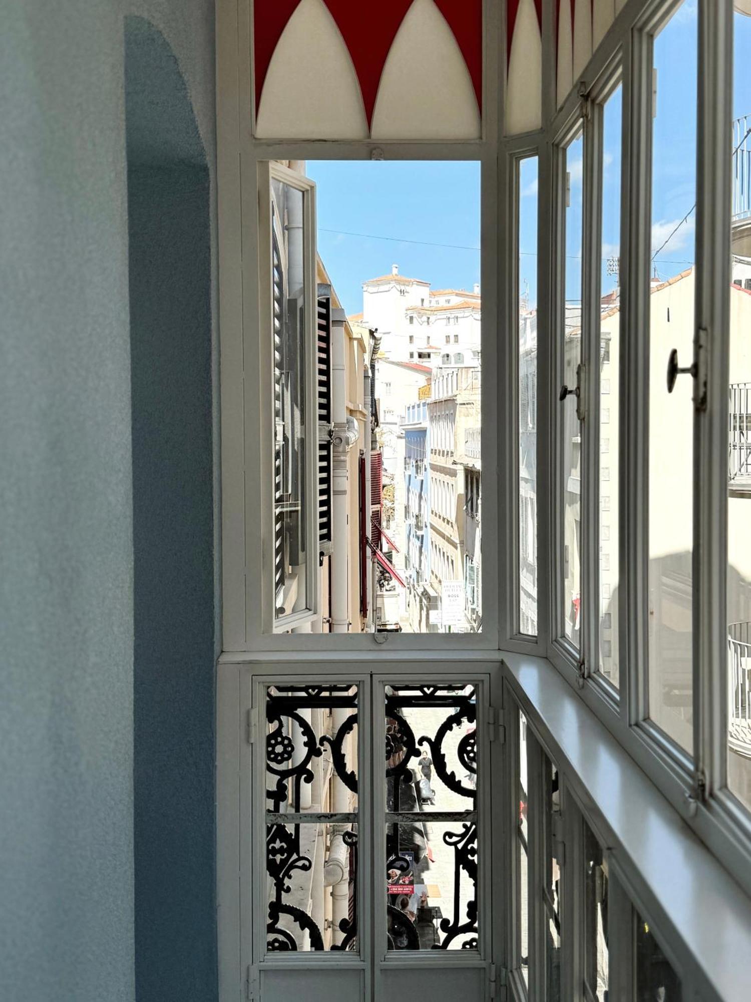 Fabulous City Centre Apartment - Grand Central House ジブラルタル エクステリア 写真