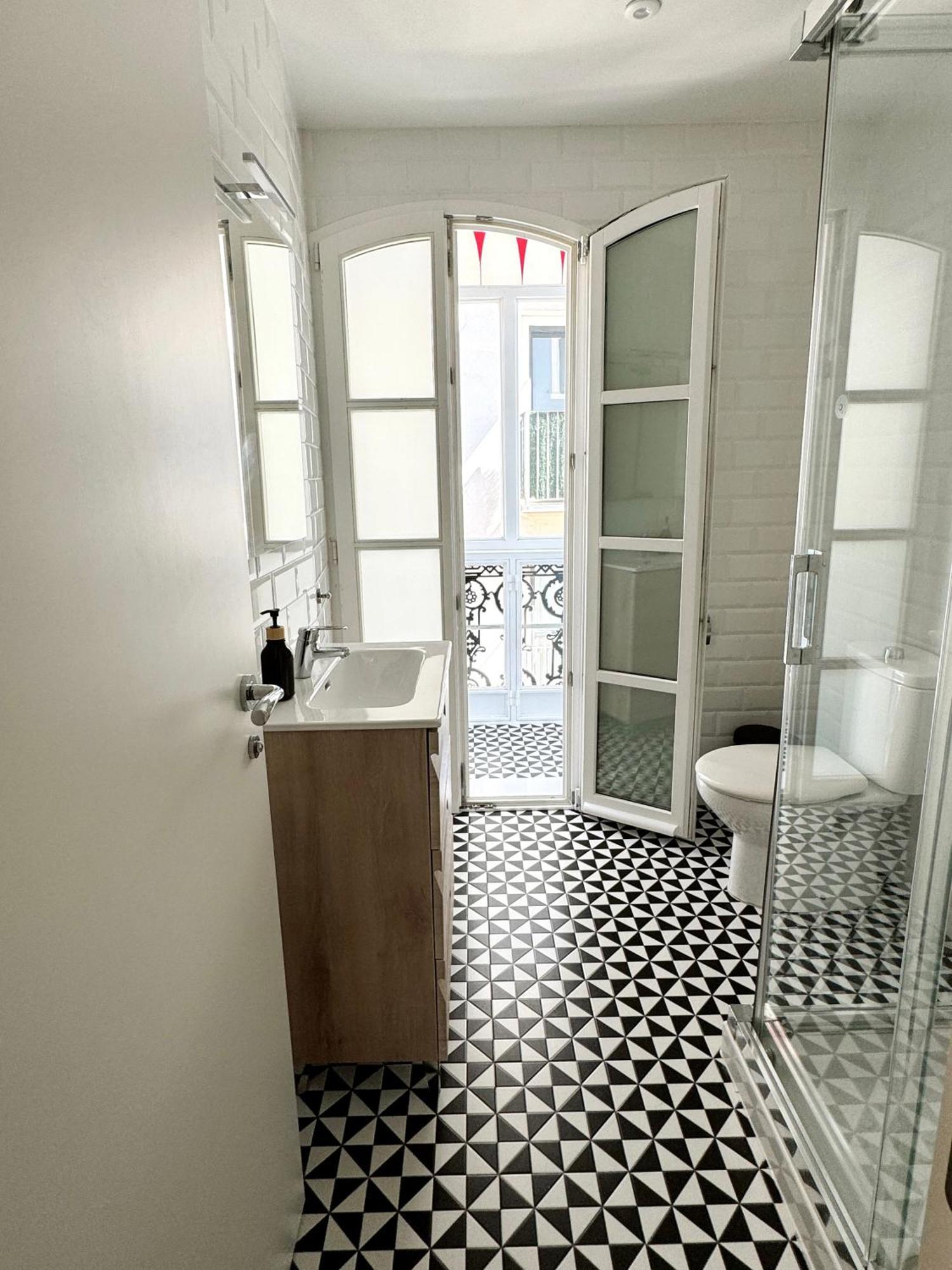 Fabulous City Centre Apartment - Grand Central House ジブラルタル エクステリア 写真