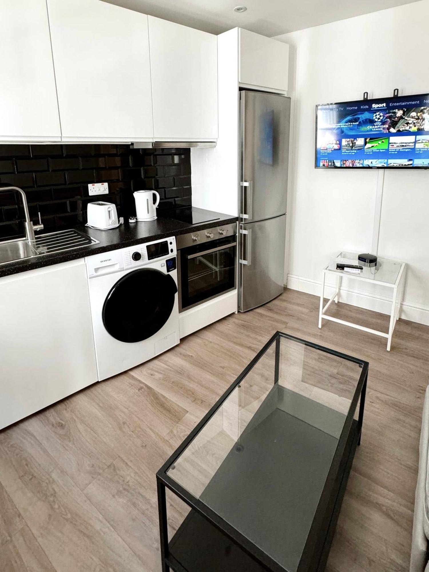 Fabulous City Centre Apartment - Grand Central House ジブラルタル エクステリア 写真