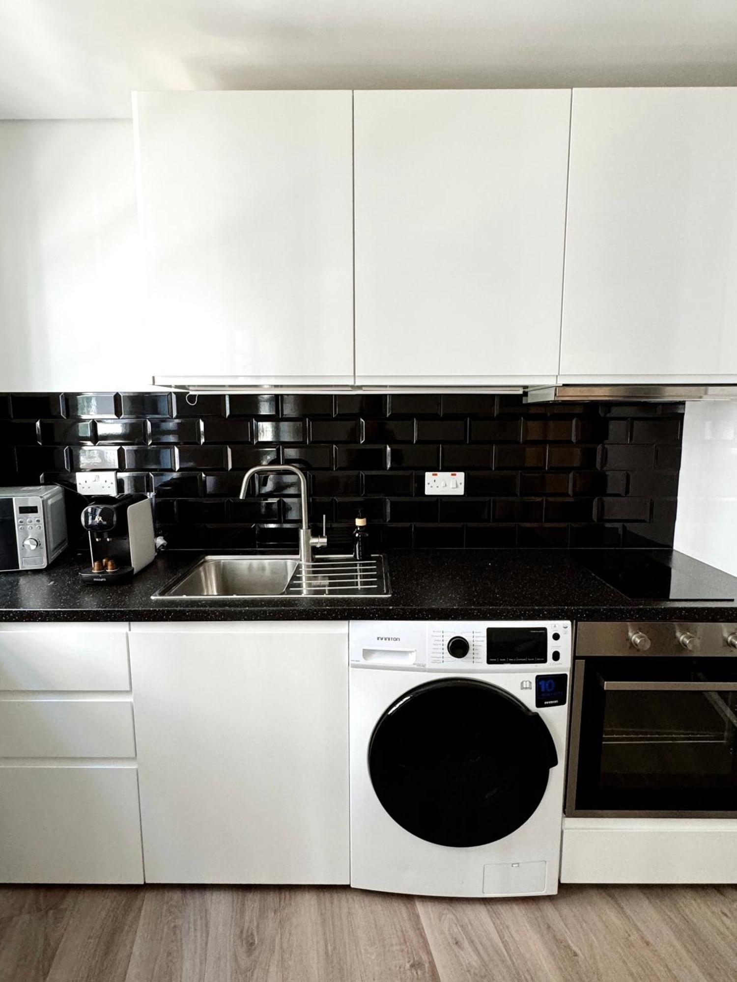 Fabulous City Centre Apartment - Grand Central House ジブラルタル エクステリア 写真