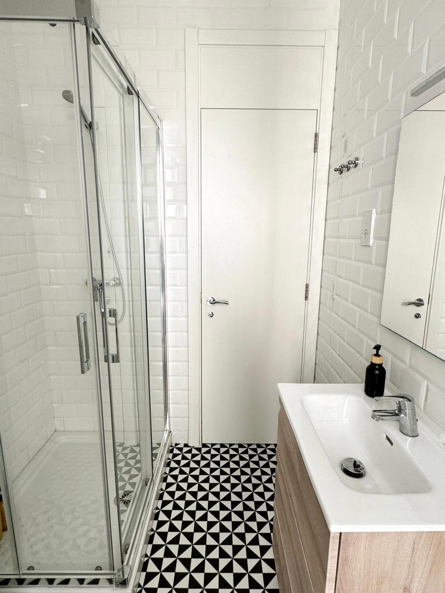 Fabulous City Centre Apartment - Grand Central House ジブラルタル エクステリア 写真