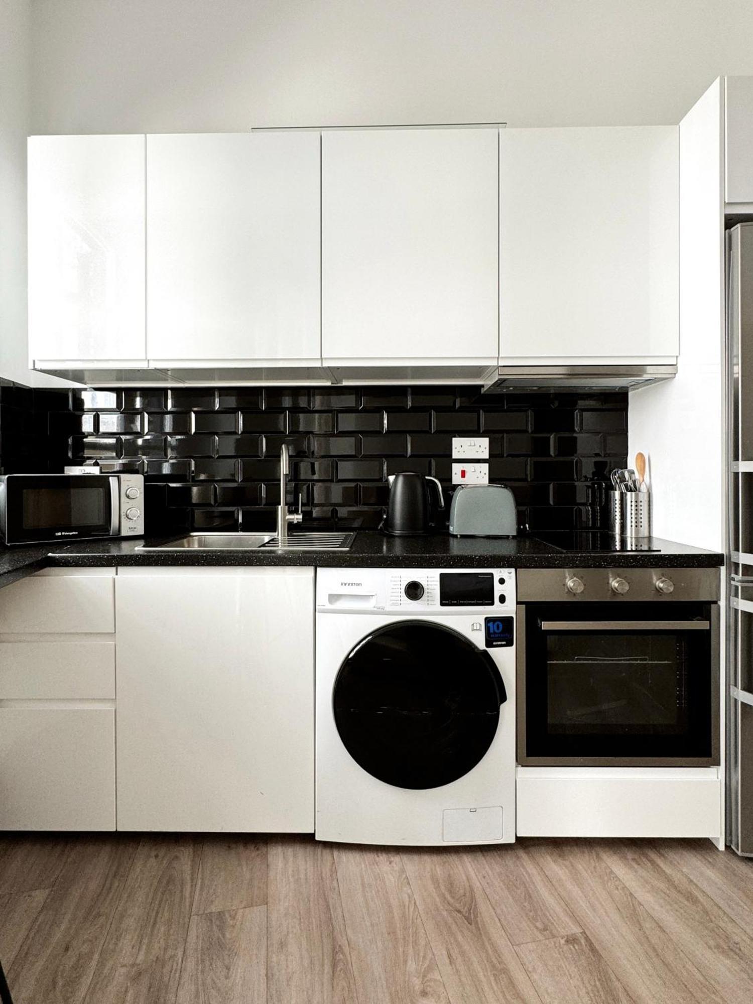 Fabulous City Centre Apartment - Grand Central House ジブラルタル エクステリア 写真