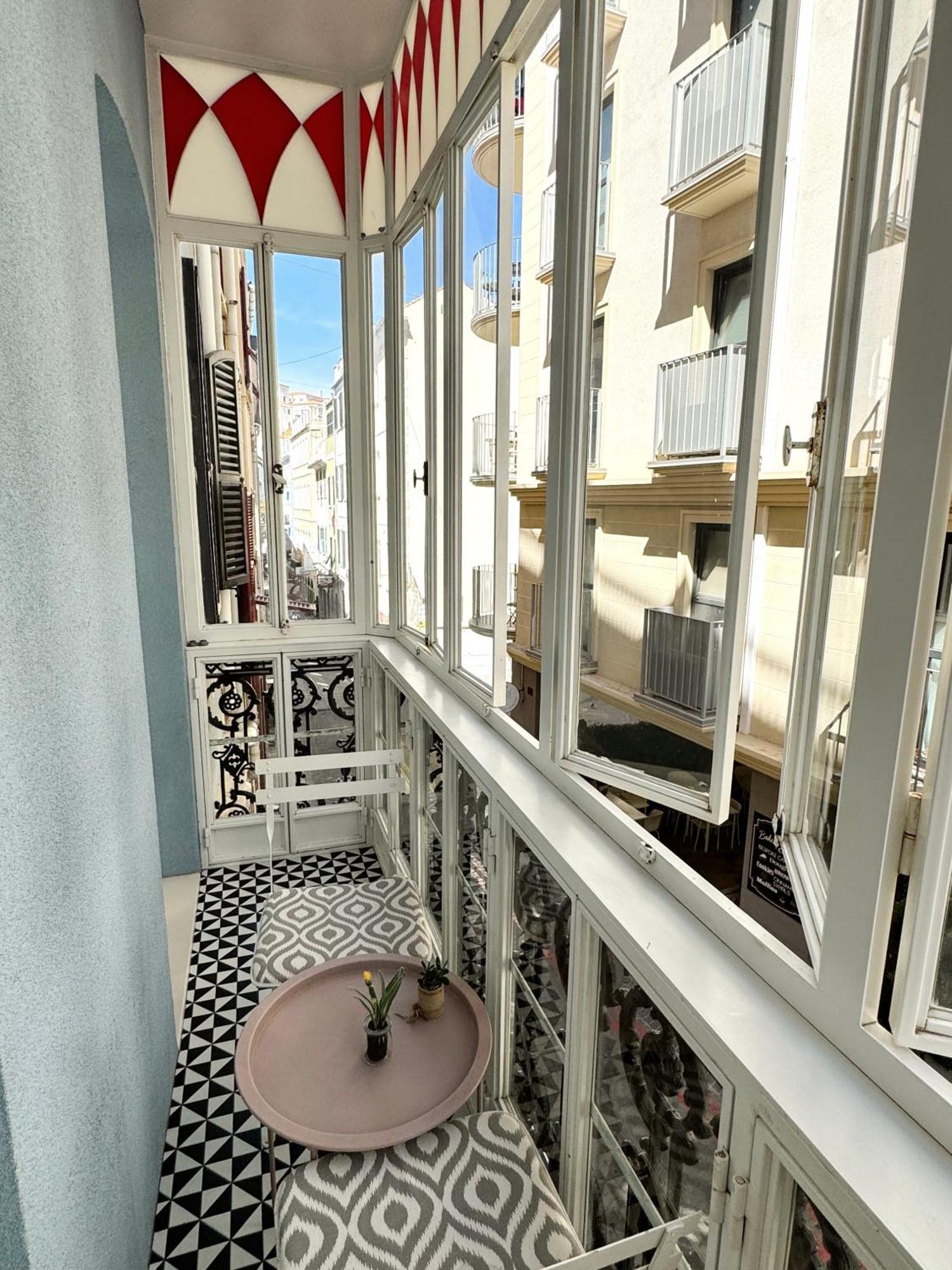 Fabulous City Centre Apartment - Grand Central House ジブラルタル エクステリア 写真