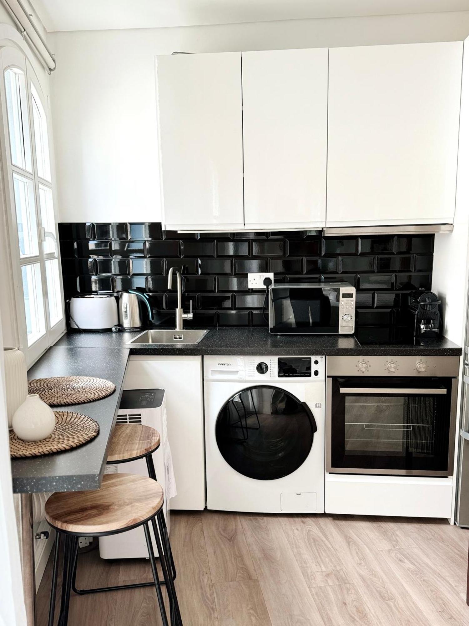 Fabulous City Centre Apartment - Grand Central House ジブラルタル エクステリア 写真