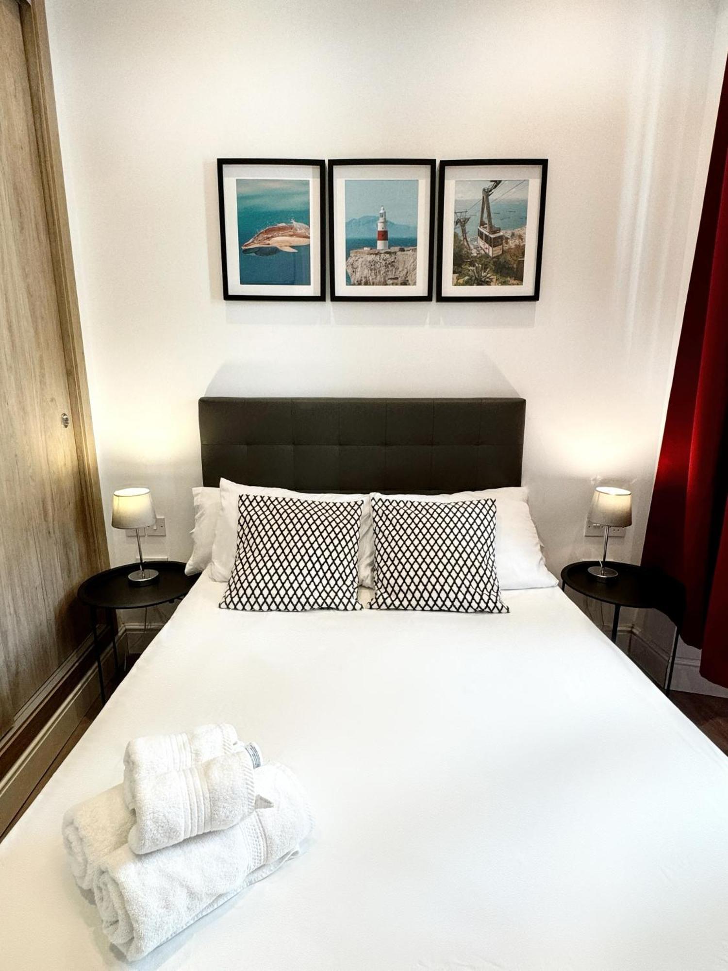Fabulous City Centre Apartment - Grand Central House ジブラルタル エクステリア 写真